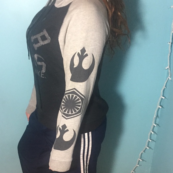Star Wars Sweatshirt - Picture 2 of 3